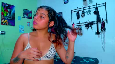 Snapshot of clydexxxbunny chatting on March 13, 2026, 12:28 am Clyde and Bunny online show from March 13, 2026, 12:28 am