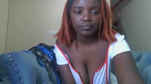Snapshot of coastal_baddie chatting on May 25, 2026, 3:18 pm Ninah online show from May 25, 2026, 3:18 pm