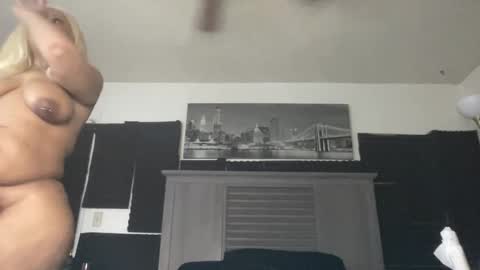 CocaNutt online show from December 21, 2025, 2:02 pm