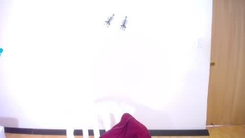 cock_whisperer69 online show from December 12, 2024, 3:05 pm