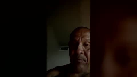 Snapshot of cockspitting chatting on April 1, 2026, 3:09 pm cockspitting online show from April 1, 2026, 3:09 pm