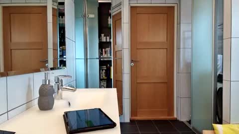 Snapshot of cockvantage chatting on September 19, 2025, 11:55 am Cockvantage online show from September 19, 2025, 11:55 am