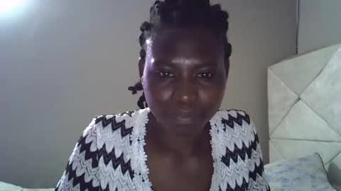 Snapshot of coco_luna chatting on October 27, 2025, 8:51 am Luna online show from October 27, 2025, 8:51 am