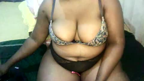 Snapshot of coco_vibes chatting on May 22, 2026, 12:55 pm Zuri online show from May 22, 2026, 12:55 pm