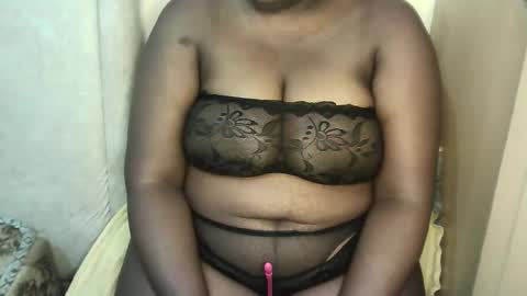 Snapshot of coco_vibes chatting on May 25, 2026, 12:44 pm Zuri online show from May 25, 2026, 12:44 pm