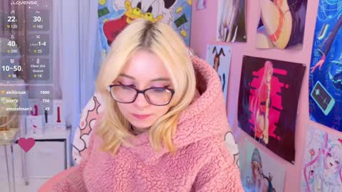 Snapshot of coconut_mia chatting on December 7, 2024, 4:53 am Mia online show from December 7, 2024, 4:53 am