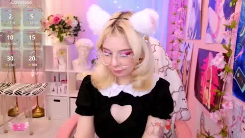 Snapshot of coconut_mia chatting on March 9, 2025, 11:03 pm Mia online show from March 9, 2025, 11:03 pm