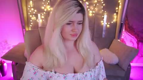 onlyfans amyleyy online show from June 12, 2026, 7:18 am