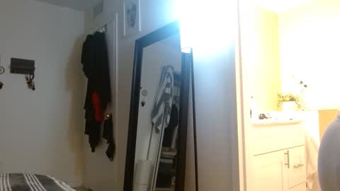 Snapshot of colbymoney chatting on September 18, 2025, 11:29 pm Colby big dick money online show from September 18, 2025, 11:29 pm