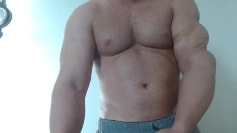 Snapshot of colbymoney chatting on September 29, 2025, 12:32 pm Colby big dick money online show from September 29, 2025, 12:32 pm