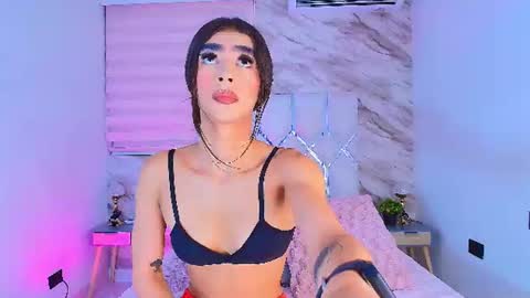 Snapshot of colett_hall chatting on June 17, 2026, 11:56 am colett online show from June 17, 2026, 11:56 am