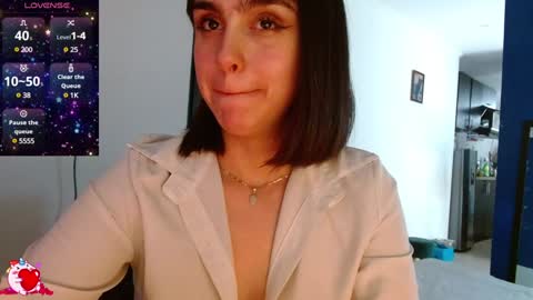 Collette online show from December 7, 2024, 3:41 pm