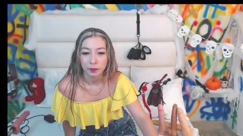 valentina online show from October 9, 2025, 11:30 am