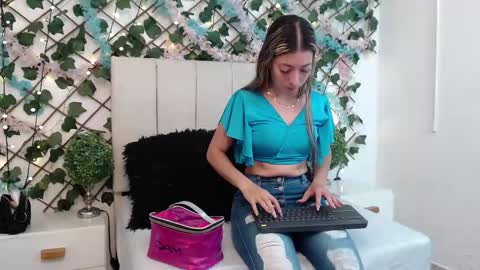 valentina online show from January 8, 2026, 12:07 pm