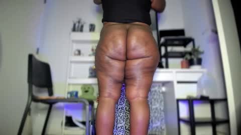 Snapshot of colorfullydark chatting on September 9, 2025, 1:38 am Noni online show from September 9, 2025, 1:38 am