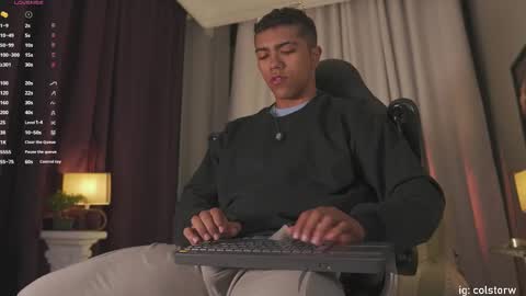 Snapshot of colstorw_ chatting on May 5, 2026, 10:45 am colstorw_ online show from May 5, 2026, 10:45 am