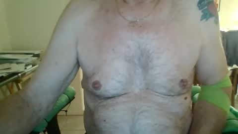 Snapshot of comeonmymouth chatting on December 1, 2025, 11:43 pm comeonmymouth online show from December 1, 2025, 11:43 pm