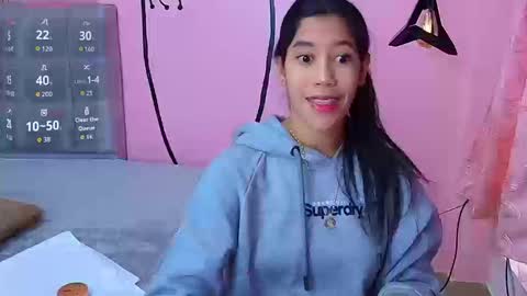 C O N N I E online show from September 12, 2025, 12:49 pm