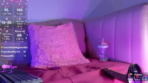 Snapshot of connie_cherxx chatting on December 16, 2025, 6:57 pm Connie online show from December 16, 2025, 6:57 pm