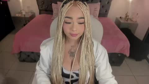 Snapshot of conny_curly chatting on May 15, 2026, 2:13 pm Conny online show from May 15, 2026, 2:13 pm