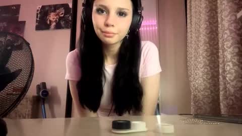 Isabella online show from October 24, 2025, 9:11 pm