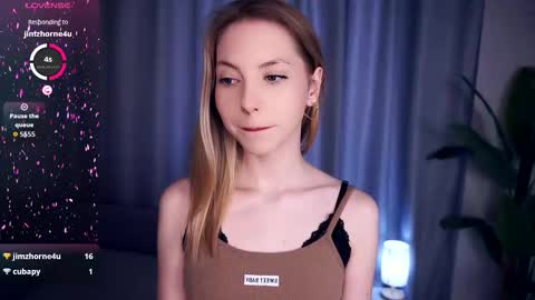 Snapshot of constanceglascov chatting on September 16, 2025, 5:41 am Hello im Sofia Welcme to my room .More hugs and kiss for you online show from September 16, 2025, 5:41 am