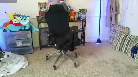 Snapshot of controllercutie chatting on June 16, 2026, 3:03 pm controllercutie online show from June 16, 2026, 3:03 pm