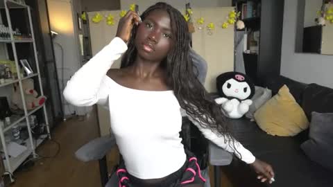 Snapshot of conymegan chatting on November 12, 2025, 12:49 pm Carola independent model online show from November 12, 2025, 12:49 pm