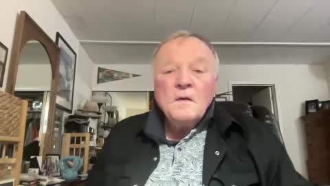 Snapshot of cookoosnest chatting on December 16, 2024, 5:06 am cookoosnest online show from December 16, 2024, 5:06 am