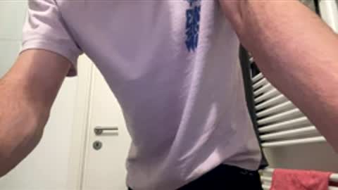 Snapshot of coooocoooo09 chatting on February 2, 2026, 11:42 am coooocoooo09 online show from February 2, 2026, 11:42 am