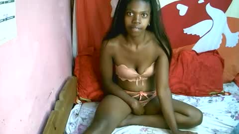 coquine_lara online show from May 5, 2026, 6:27 pm