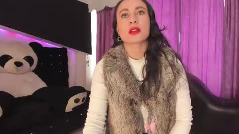 Snapshot of coral_gibson chatting on June 9, 2026, 1:34 pm Coral online show from June 9, 2026, 1:34 pm