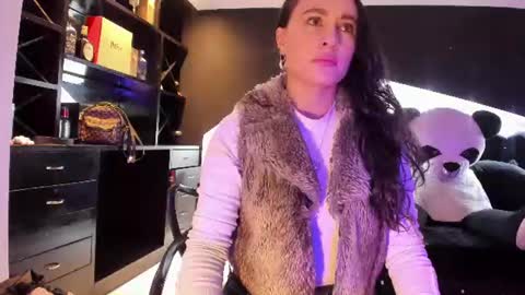 Snapshot of coral_gibson chatting on June 27, 2026, 10:09 am Coral online show from June 27, 2026, 10:09 am