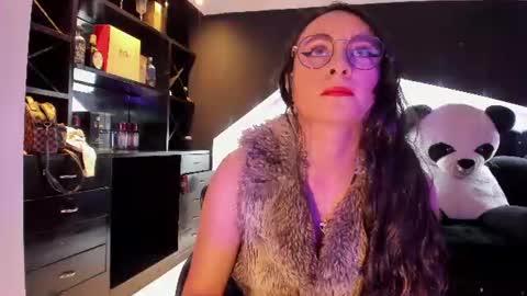 Snapshot of coral_gibson chatting on June 27, 2026, 12:22 pm Coral online show from June 27, 2026, 12:22 pm