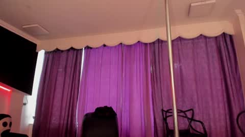 Snapshot of coral_gibson chatting on July 31, 2026, 2:05 pm Coral online show from July 31, 2026, 2:05 pm