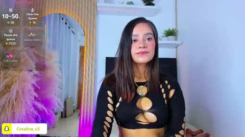 Snapshot of coraline_v chatting on May 11, 2026, 11:49 am Coraline connected from 10 pm to 6 am Colombia time online show from May 11, 2026, 11:49 am