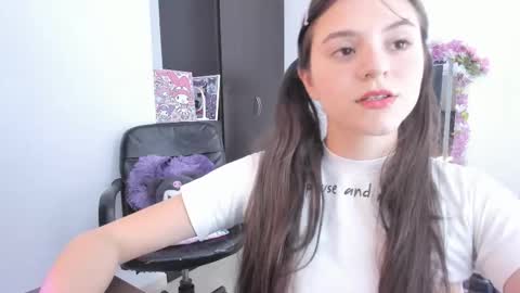 Snapshot of coralinexxx07 chatting on January 13, 2026, 9:20 pm Coraline uwu Bienvenidos al dulce mundo de Coraline Hola amores soy Coraline Una chica tierna juguetona online show from January 13, 2026, 9:20 pm