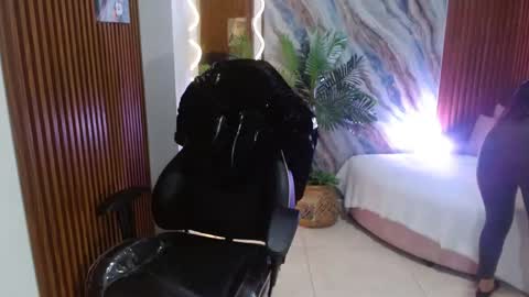 Snapshot of corall_tay1 chatting on May 12, 2026, 11:51 am corall_tay1 online show from May 12, 2026, 11:51 am