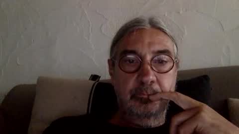 coreander online show from September 21, 2025, 2:08 pm