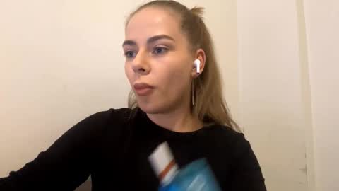 Snapshot of corinnachancy chatting on December 20, 2025, 12:51 am corinnachancy online show from December 20, 2025, 12:51 am