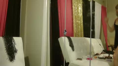 Snapshot of corinnebijou chatting on February 9, 2025, 5:08 am CorinneBijou online show from February 9, 2025, 5:08 am