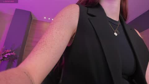 Snapshot of corinnerusso chatting on May 21, 2026, 8:38 pm Corinne Russo online show from May 21, 2026, 8:38 pm