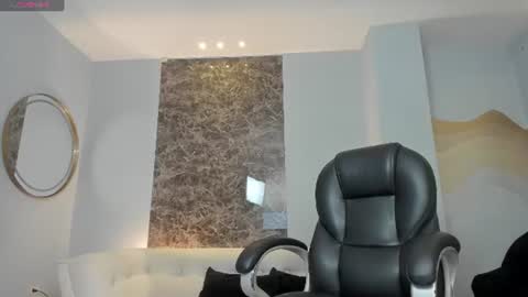 Snapshot of corinnerusso chatting on June 9, 2026, 7:25 pm Corinne Russo online show from June 9, 2026, 7:25 pm
