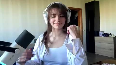 Snapshot of corrienavanjo chatting on July 17, 2026, 1:18 pm corrienavanjo online show from July 17, 2026, 1:18 pm