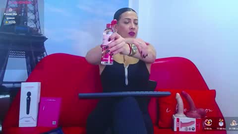 Snapshot of cortney_tayler chatting on October 4, 2025, 12:14 pm cortney tayler online show from October 4, 2025, 12:14 pm