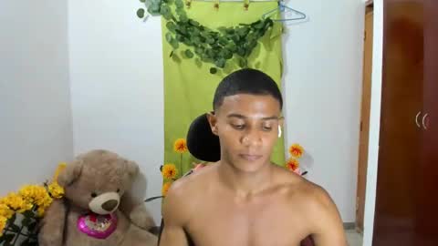 Ethan  online show from March 6, 2025, 1:37 am