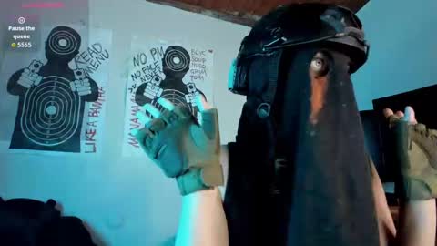 Snapshot of cos_operator chatting on September 13, 2025, 7:35 pm cos_operator online show from September 13, 2025, 7:35 pm