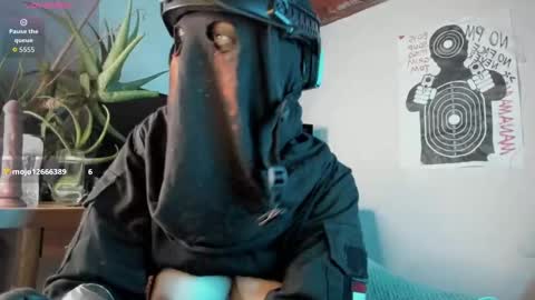 Snapshot of cos_operator chatting on September 16, 2025, 8:10 pm cos_operator online show from September 16, 2025, 8:10 pm