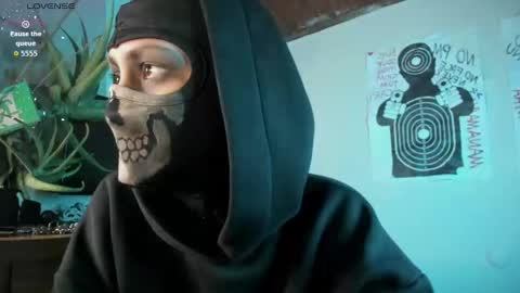 Snapshot of cos_operator chatting on September 28, 2025, 6:35 pm cos_operator online show from September 28, 2025, 6:35 pm