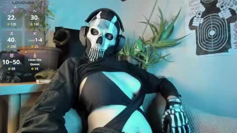 Snapshot of cos_operator chatting on October 11, 2025, 6:50 pm cos_operator online show from October 11, 2025, 6:50 pm